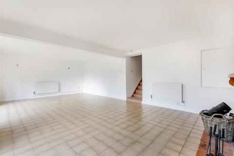 3 bedroom house to rent, Guileshill Lane, Ockham,