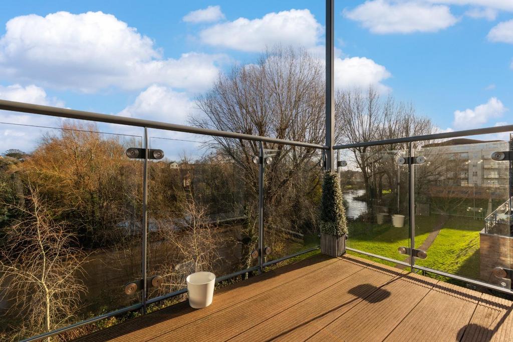 Balcony-1.jpg