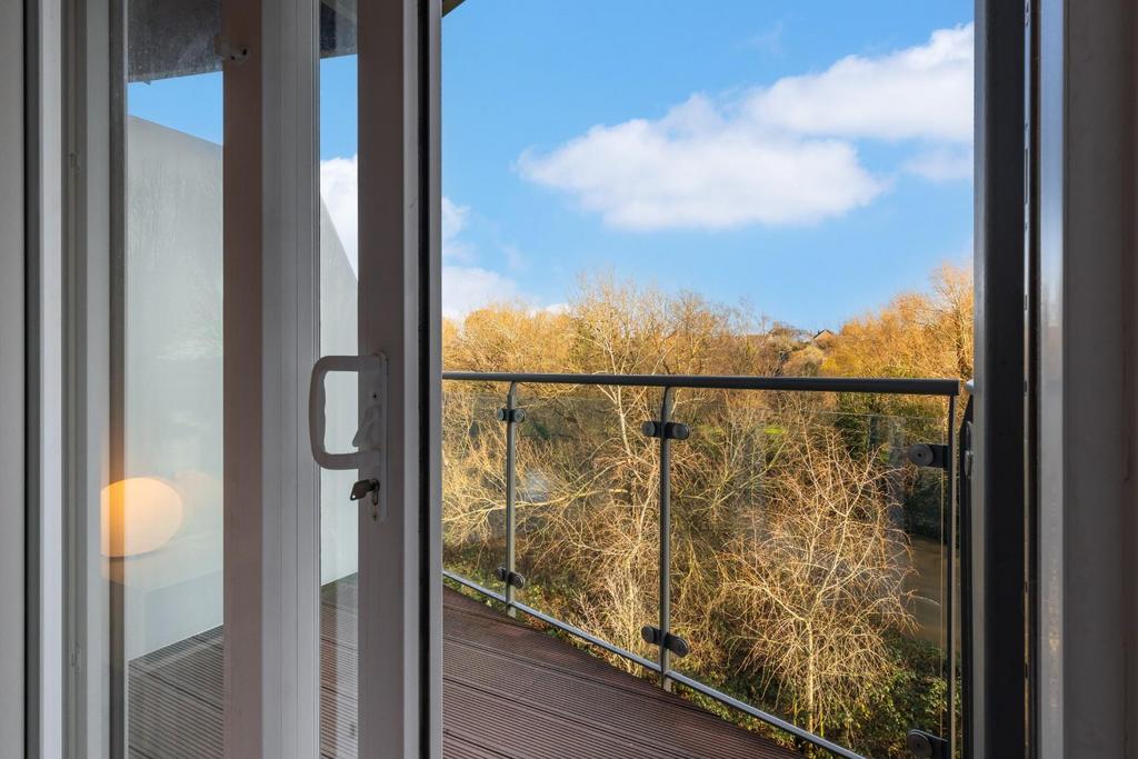 Balcony-3.jpg