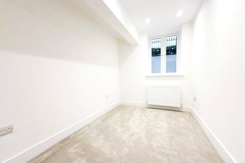3 bedroom property to rent, Inverness Terrace, London, W2