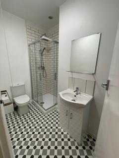 2 bedroom flat to rent, Gledhow Park Avenue, Leeds LS7