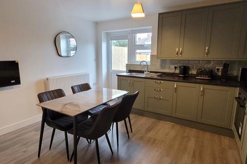 undefined, Room 4, 90A Windermere Rd, BRISTOL