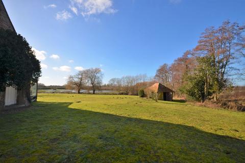 3 bedroom semi-detached house to rent, AVON, CHRISTCHURCH