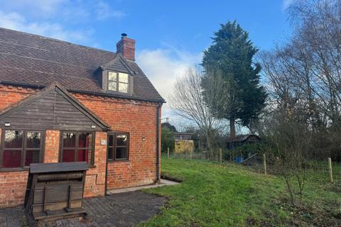 1 bedroom semi-detached house to rent, Hanbury Rd  Hanbury  WR9 7DY