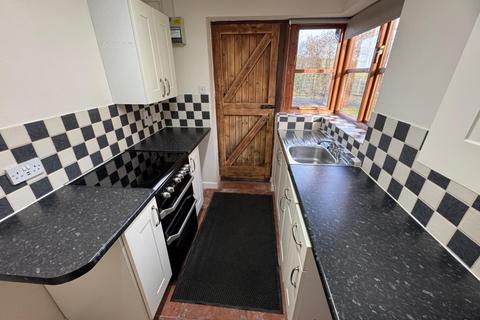 1 bedroom semi-detached house to rent, Hanbury Rd  Hanbury  WR9 7DY