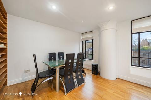 2 bedroom flat for sale, Ark Court, Alkham Road, N16