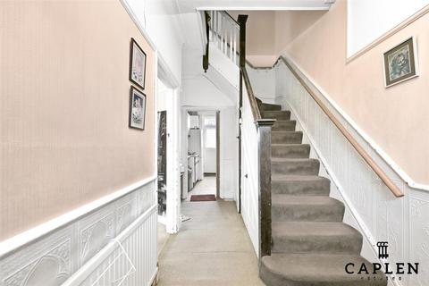 3 bedroom terraced house for sale, Lynton Crescent, Ilford