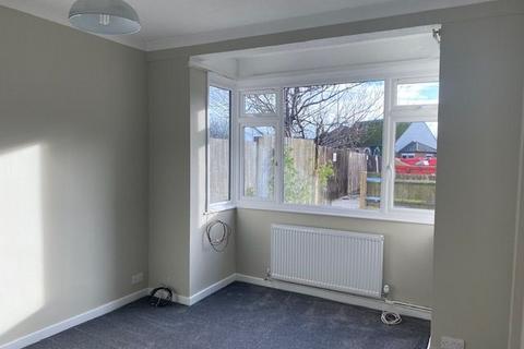 3 bedroom semi-detached house to rent, Bexhill Road, St. Leonards-on-Sea TN38