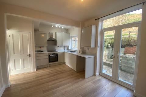 3 bedroom semi-detached house to rent, Bexhill Road, St. Leonards-on-Sea TN38