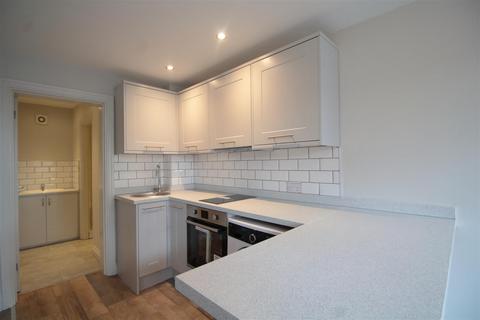 Studio to rent, Granville Court, London SW9