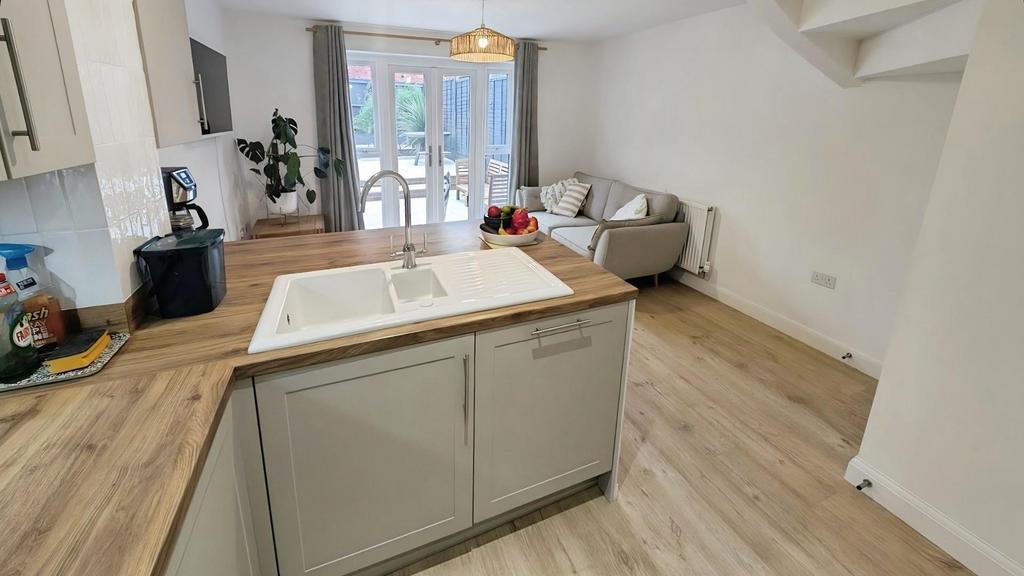 508 Dowsell Way kitchen a.jpg