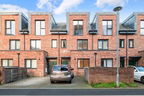 undefined, Reynard Way, Brentford, TW8