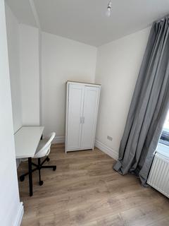 1 bedroom in a house share to rent, Manor Road, Fishponds BS16