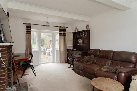 3 bedroom detached house for sale, Sandhills Road, Reigate