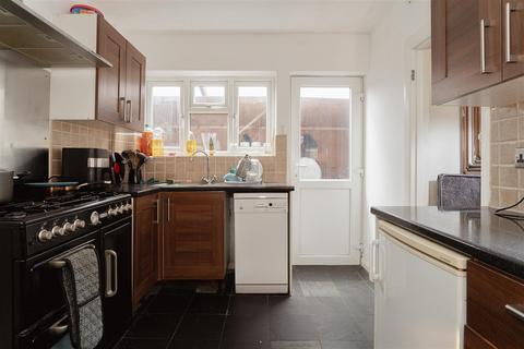 3 bedroom detached house for sale, Sandhills Road, Reigate