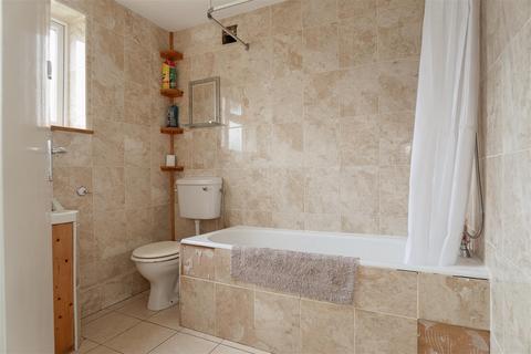 3 bedroom detached house for sale, Sandhills Road, Reigate