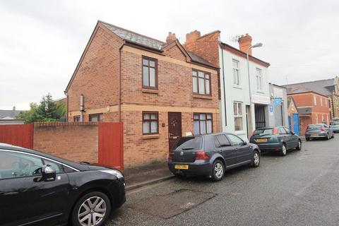 2 bedroom detached house to rent, Fanny Street, Cardiff CF24