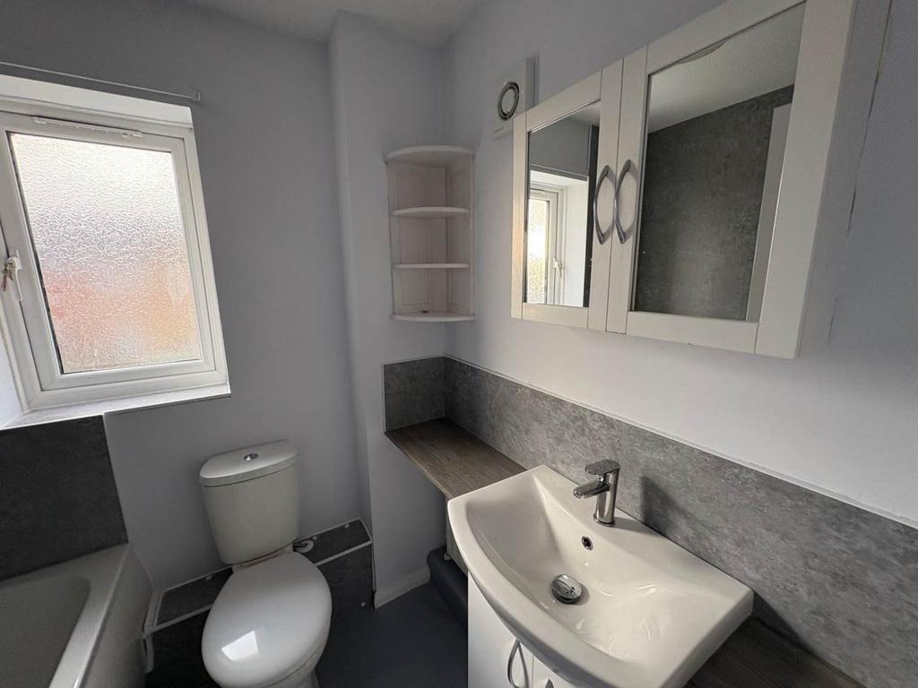Damson rd 46 bathroo