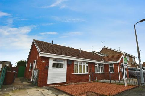 2 bedroom semi-detached bungalow for sale, Evergreen Drive, Hull