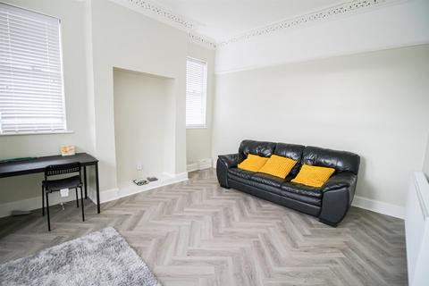 2 bedroom apartment to rent, Beech Avenue, Forest Fields, Nottingham