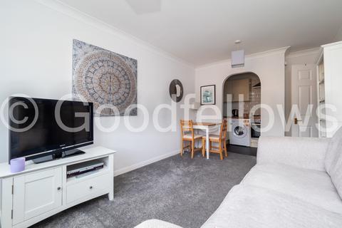 undefined, Heron Court, Mitcham CR4