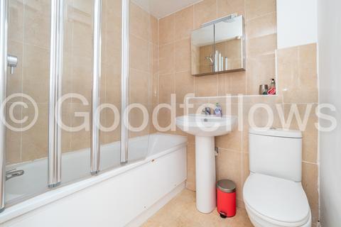 undefined, Heron Court, Mitcham CR4