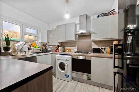 4 bedroom terraced house to rent, Goodwin Close, Mitcham CR4