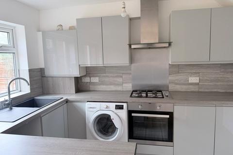 4 bedroom terraced house to rent, Goodwin Close, Mitcham CR4