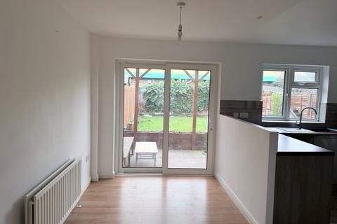 4 bedroom terraced house to rent, Goodwin Close, Mitcham CR4
