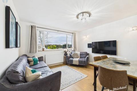 3 bedroom semi-detached house for sale, Wendover Way, Aylesbury