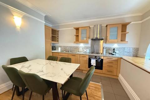 2 bedroom flat to rent, Bank Chambers, London W1U