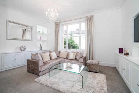3 bedroom flat to rent, Mount Ararat Road, Richmond