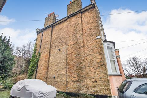 undefined, Gravesend DA12