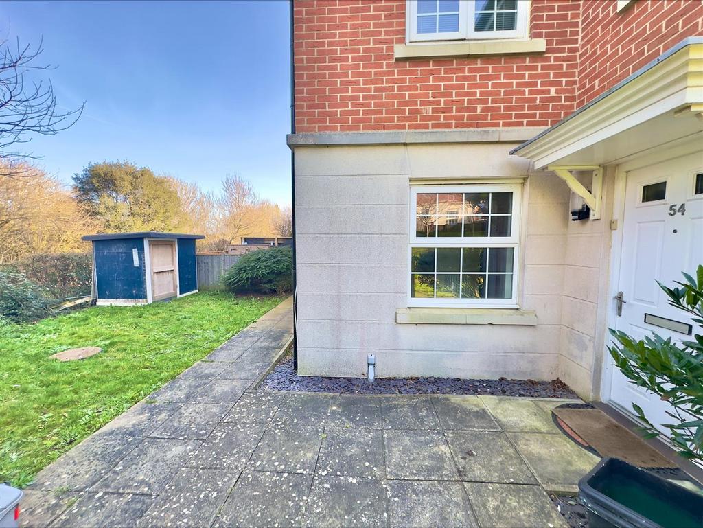 Entrance / Garden