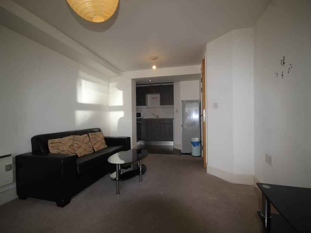 Living Room (2)