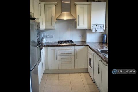 3 bedroom flat to rent, Harrogate Court, London, SE26