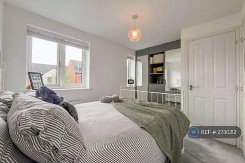 2 bedroom semi-detached house to rent, Akron Drive, Wolverhampton, WV10