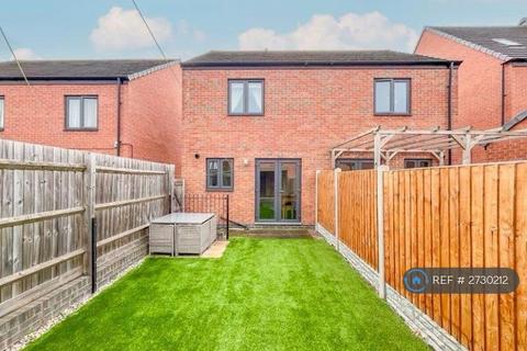 2 bedroom semi-detached house to rent, Akron Drive, Wolverhampton, WV10