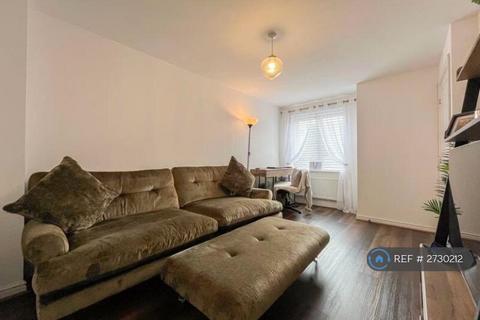 2 bedroom semi-detached house to rent, Akron Drive, Wolverhampton, WV10