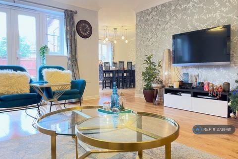 4 bedroom semi-detached house to rent, Matthews Close, Earley, Reading, RG6