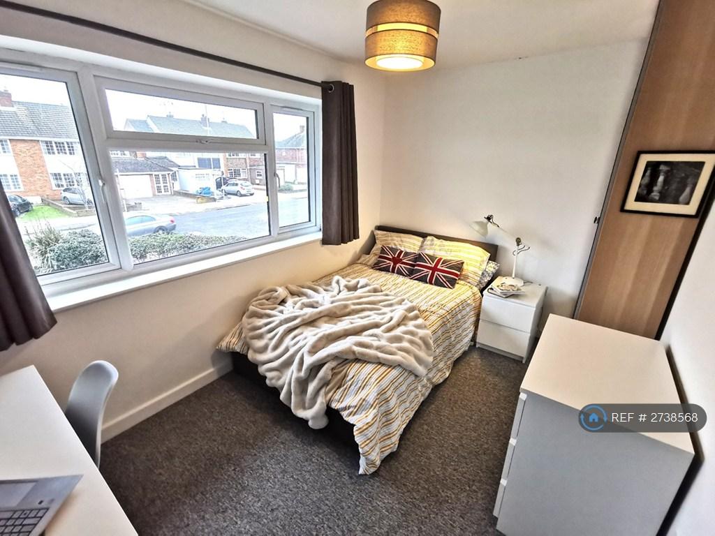 Room 4: Double Room (Bathroom Shared With 1 Other)