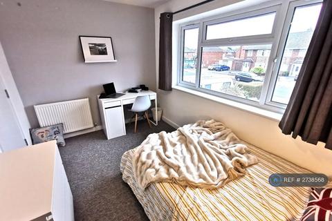 1 bedroom in a house share to rent, Grange Drive, Swindon, SN3