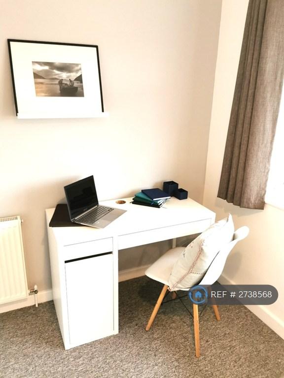 Room 4: Double Room (Bathroom Shared With 1 Other)