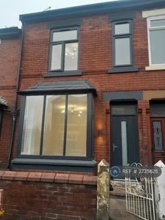 4 bedroom terraced house to rent, Russet Road, Manchester, M9