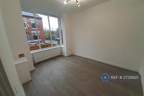 4 bedroom terraced house to rent, Russet Road, Manchester, M9