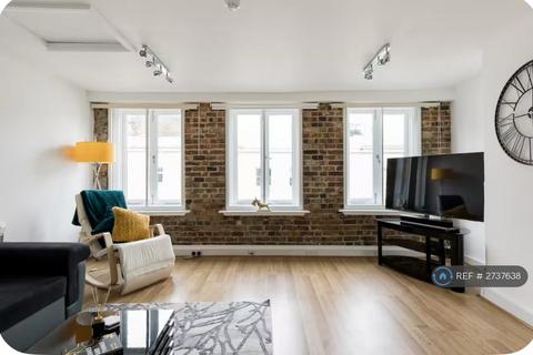 Studio to rent, Old Compton Street, London, W1D