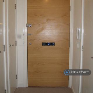1 bedroom flat to rent, Azure Court, London, NW9