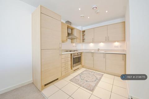 1 bedroom flat to rent, Azure Court, London, NW9