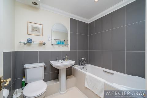 3 bedroom flat to rent, South End Row, London W8
