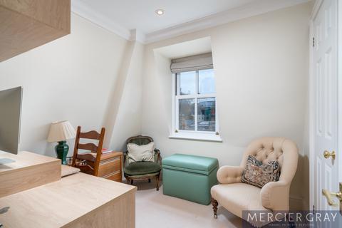 3 bedroom flat to rent, South End Row, London W8
